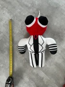 maskotka rainbow friends doctor