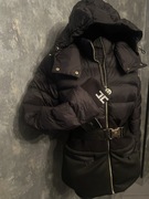 Ciepła kurtka Elisabetta Franchi z paskiem r.M