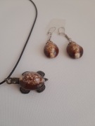 Zestaw biżuterii boho muszla kauri naszyjnik żółw kolczyki stal etno