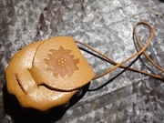 Saszetka mini mała na rzemyku