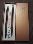 Luksusowe pałeczki do jedzenia z podstawkami