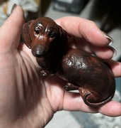 Figurka jamnik brązowy