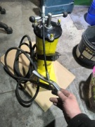 SMAROWNICA NOŻNA 3L TAWOTNICA WĄŻ 4M + 2 KOŃCÓWKI DO SMARU PNEUMATYCZNA