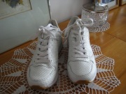 Sneakersy H&M Premium Quality Genuine Leather, roz.39, skóra natur.