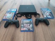 Konsola Ps4 używana wraz z grami oraz dwoma działającymi padami.