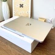 Macbook Air 13 M3 16GB 2024 A3113 AKU 96% stan jak nowy komplet