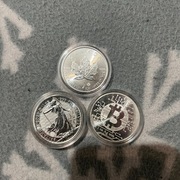 Srebrne Monety (Britannia, Liść Klonu, Bitcoin.)  1 oz