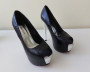 Nowe wysokie czarne szpilki na platformie Colourcherie rozmiar 36