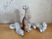 Trzy łasice - figurki porcelanowe.