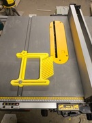 Grzebień dociskowy DEDYKOWANY do pilarki  DeWalt DWE7492(NOWY)