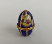 MINIATUROWE PUZDERKO PORCELANOWE __ SZKATUŁKA __ JAJKO