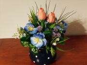 wiosenna kompozycja kwiatów 