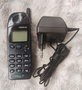 Stary telefon NOKIA 5110 z ładowarką