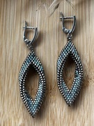 Kolczyki z japońskich koralików.