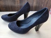 Czółenka zamszowe damskie na słupku