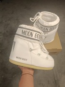 białe śniegowce damskie Moon Boot Icon Low Nylon białe rozmiar 39/41eu