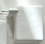 Apple zasilacz USB-C o mocy 140 W 