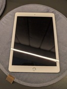 Apple iPad 9,7 cala (Wi-Fi) - 32 GB