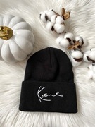 Czarna czapka ciepła damska