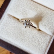 Pierścionek z brylantem - 1 brylant 0,46 C