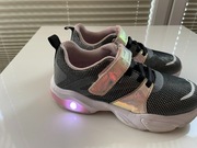 Adidasy Sprandi - świecąca podeszwa