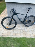 Kellys Hacker 50 z 2019 roku, lekka rama karbonowa