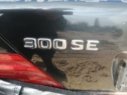 Emblemat 300SE napis Mercedes W140  S klasa z tylnej klapy 