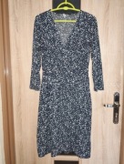 249 Czarno biała sukienka do kolan na zakładkę długi rękaw H&M rozmiar M