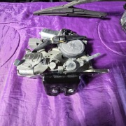 Zamek tylnej klapy jeep grand cherokee WK2