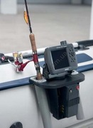 Stolik echosondę z uchwytami wędek 