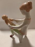 Figurka "Dziewczynka z misiem" Aquincum