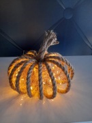 Dynia ze sznurka, ok. 25cm, lampki led, wypełniacz