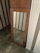 Lustro w solidnej ramię do odrestaurowania