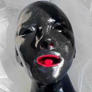 Maska Lateksowa latex czarna otwory oczu z językiem i rurkami nosa Duża