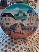 Stare pudełko blaszane z widokiem franc.miasteczka