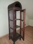 Witryna z drewna egzotycznego