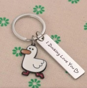 Zabawny brelok "I Ducking Love You" – idealny prezent dla ukochanej osoby!