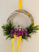 Wianek wielkanocny handmade z wikliny i sztucznych kwiatów