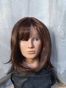 Peruka syntetyczna brąz półdługa z grzywką 