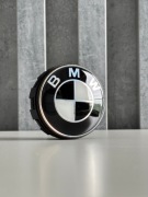 RUCHOME OBROTOWE DEKIELKI DO FELG BMW 68MM 3D KOMPLET 4SZT Czarno/Białe