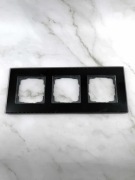 Ramka potrójna Szkło czarne Gira maskująca