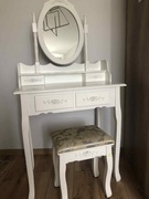 Toaletka z lustrem szufladkami  i krzesełkiem 