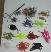 ZESTAW PREZENT DLA WĘDKARZA NA ŚWIĘTA GUMY GŁÓWKI SZCZYPCE AGRAFKI