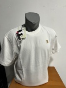 Biały T-shirt męski z metalowym logo - Nowy (S)