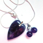 Fioletowy naturalny ametyst, wisiorek serce i kolczyki, komplet