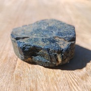 Czarny turmalin Indie ponad 83 g kamień ochronny surowy 