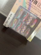 Sztuczne paznokcie tipsy