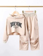 Beżowy komplet New York zestaw bluza + spodnie r. 104 