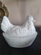 Średnia kurka prl kura Ząbkowice biała  bomboniera 