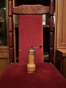 Młynek drewniany do pieprzu PRL nr.5